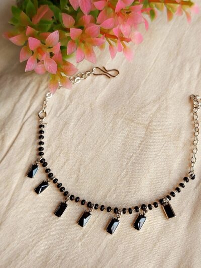Hand Mangalsutra