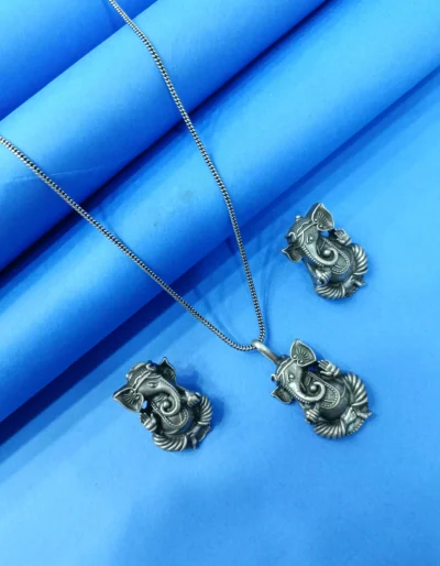 Chain Pendant